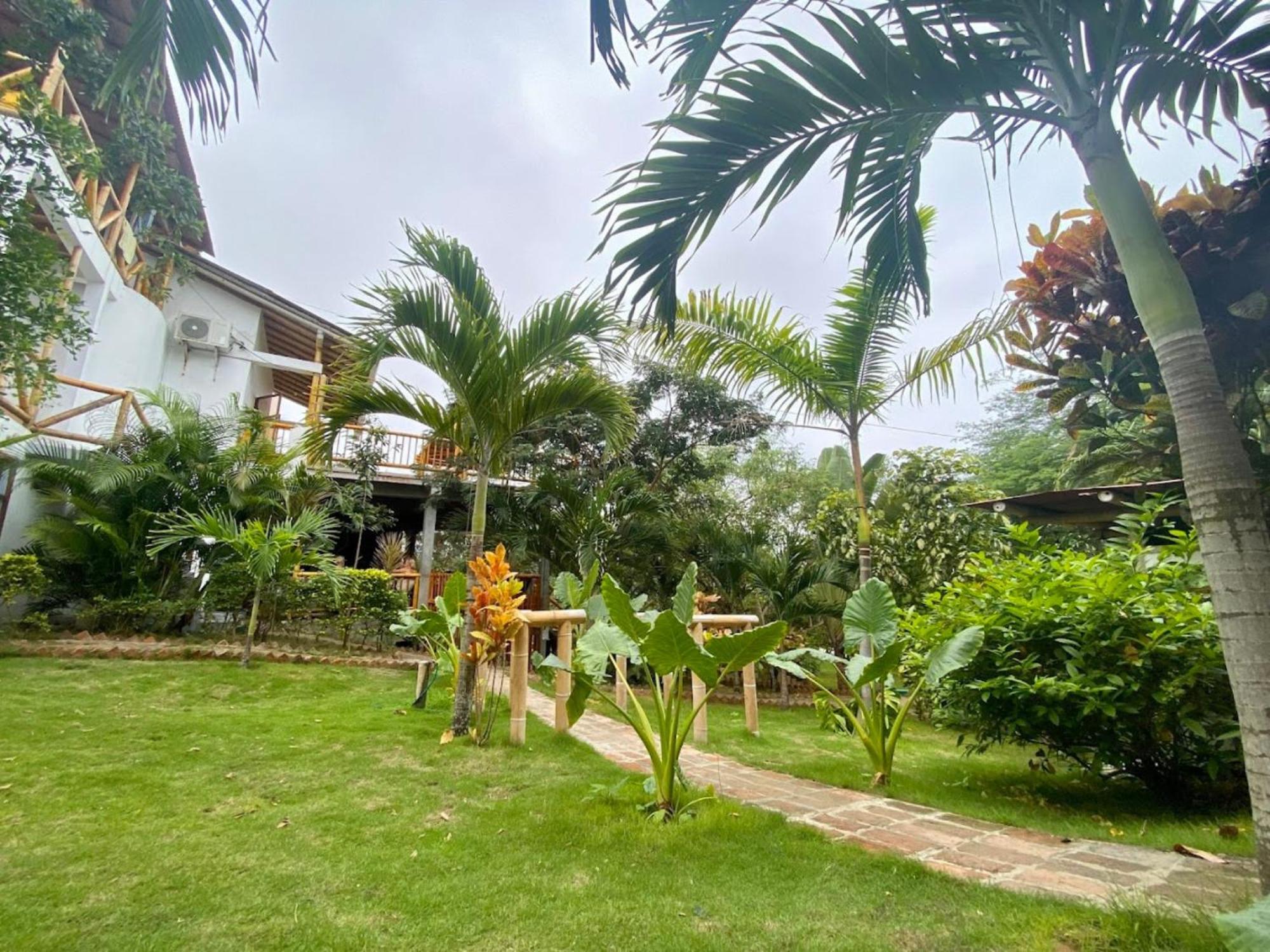 Hermanos Perdidos Surf Hostel