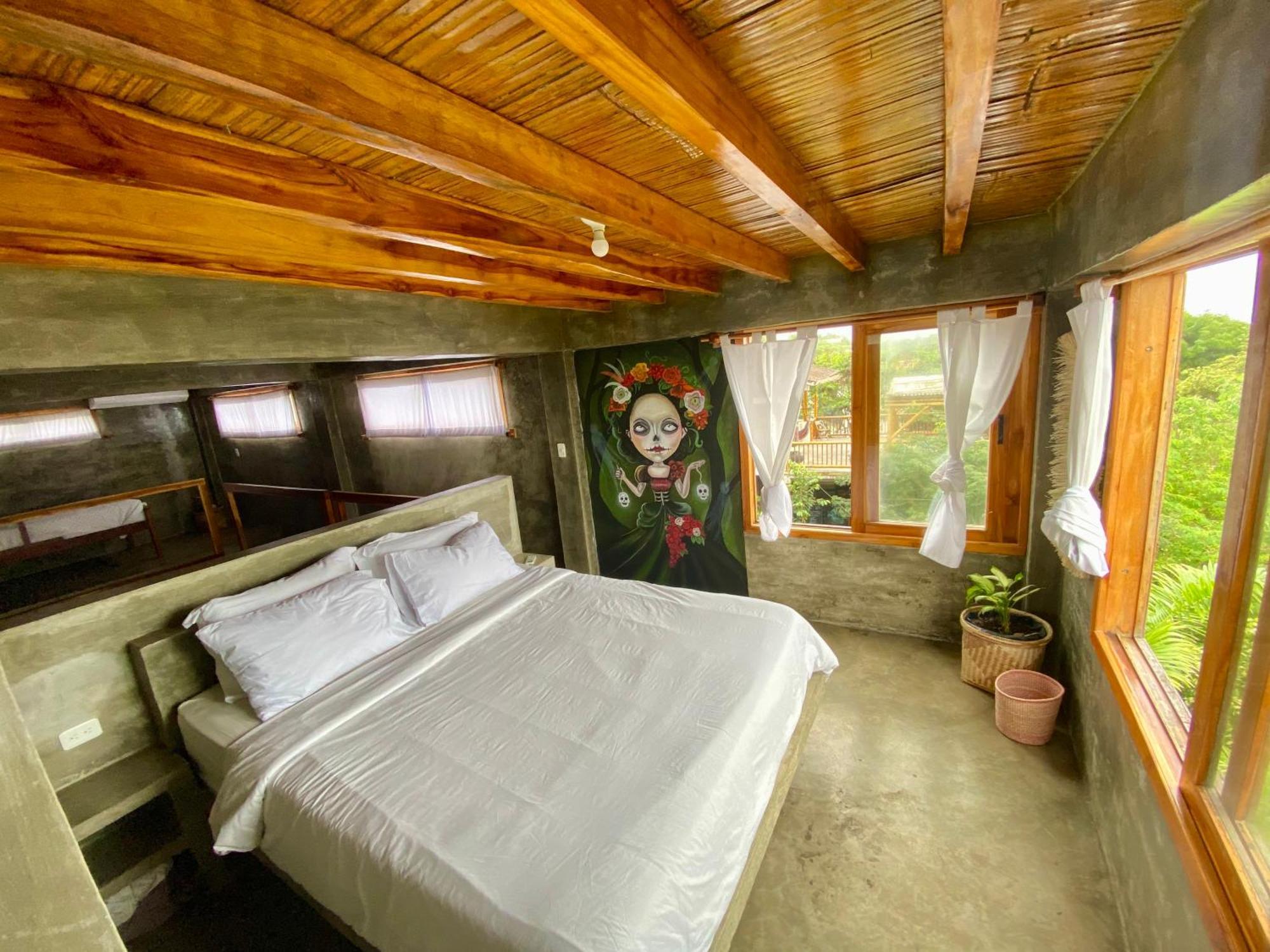 Hostel Hermanos Perdidos Surf *