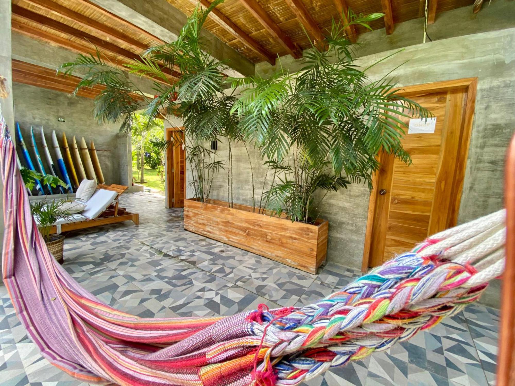 Hostel Hermanos Perdidos Surf *